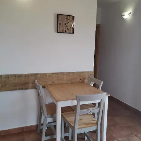 Leo: Remanso De Paz Y Tranquilidad * Agulo